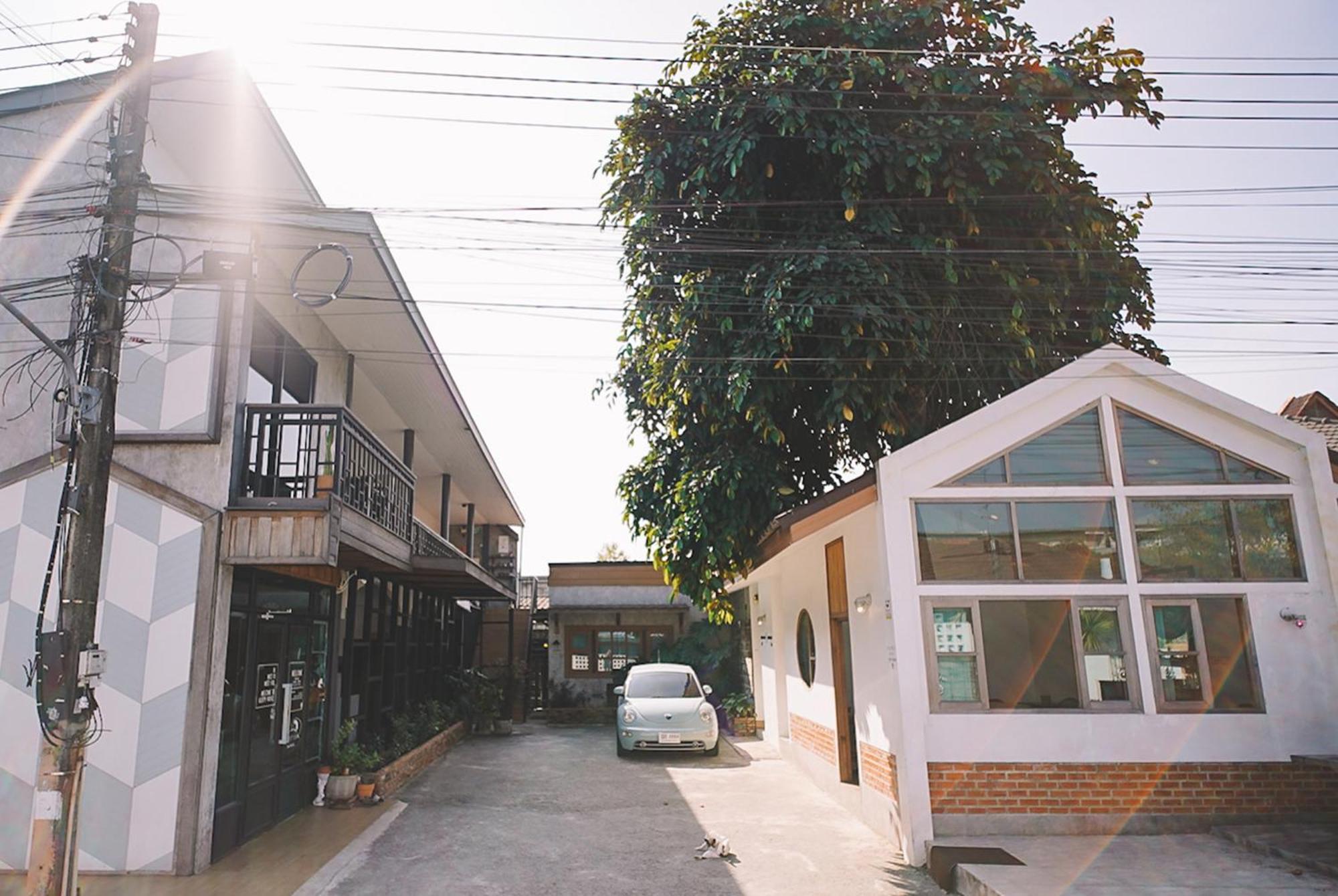 Sleepy House Chiang Rai Bed & Breakfast Екстериор снимка