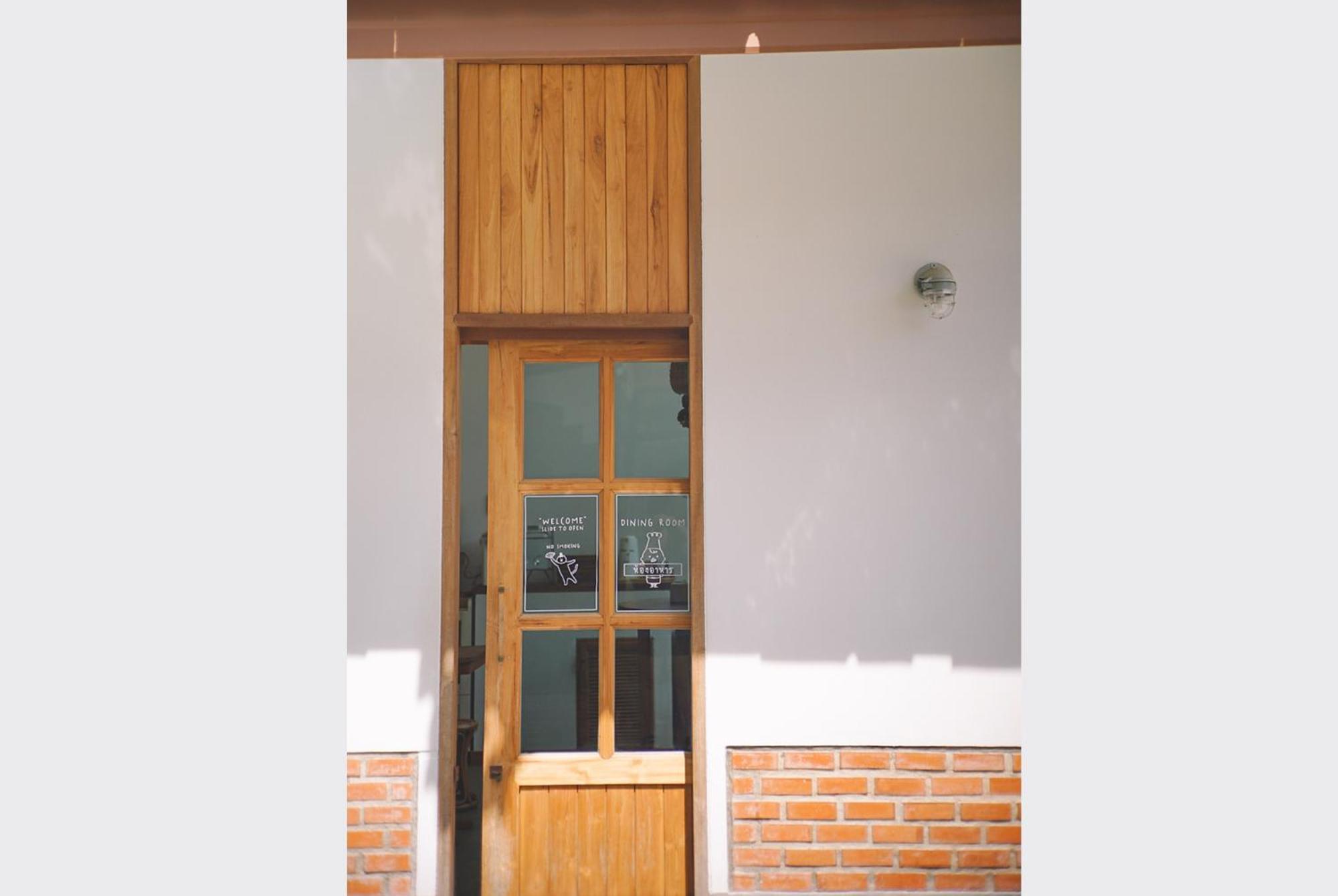 Sleepy House Chiang Rai Bed & Breakfast Екстериор снимка