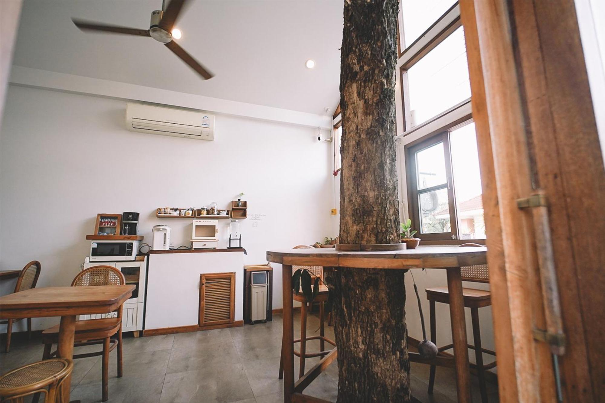 Sleepy House Chiang Rai Bed & Breakfast Екстериор снимка