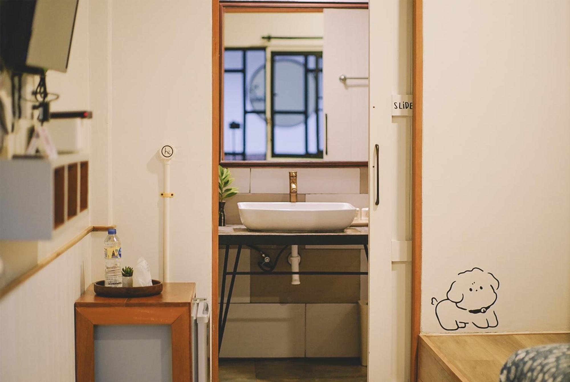 Sleepy House Chiang Rai Bed & Breakfast Екстериор снимка