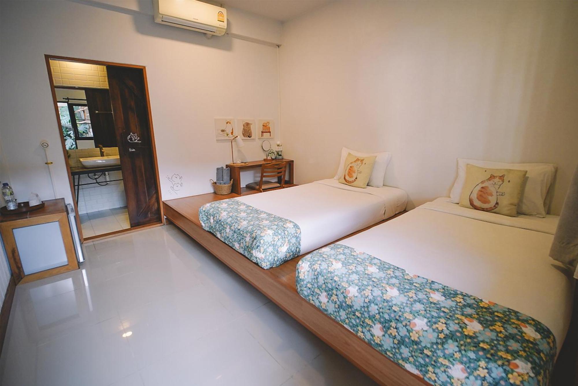 Sleepy House Chiang Rai Bed & Breakfast Екстериор снимка